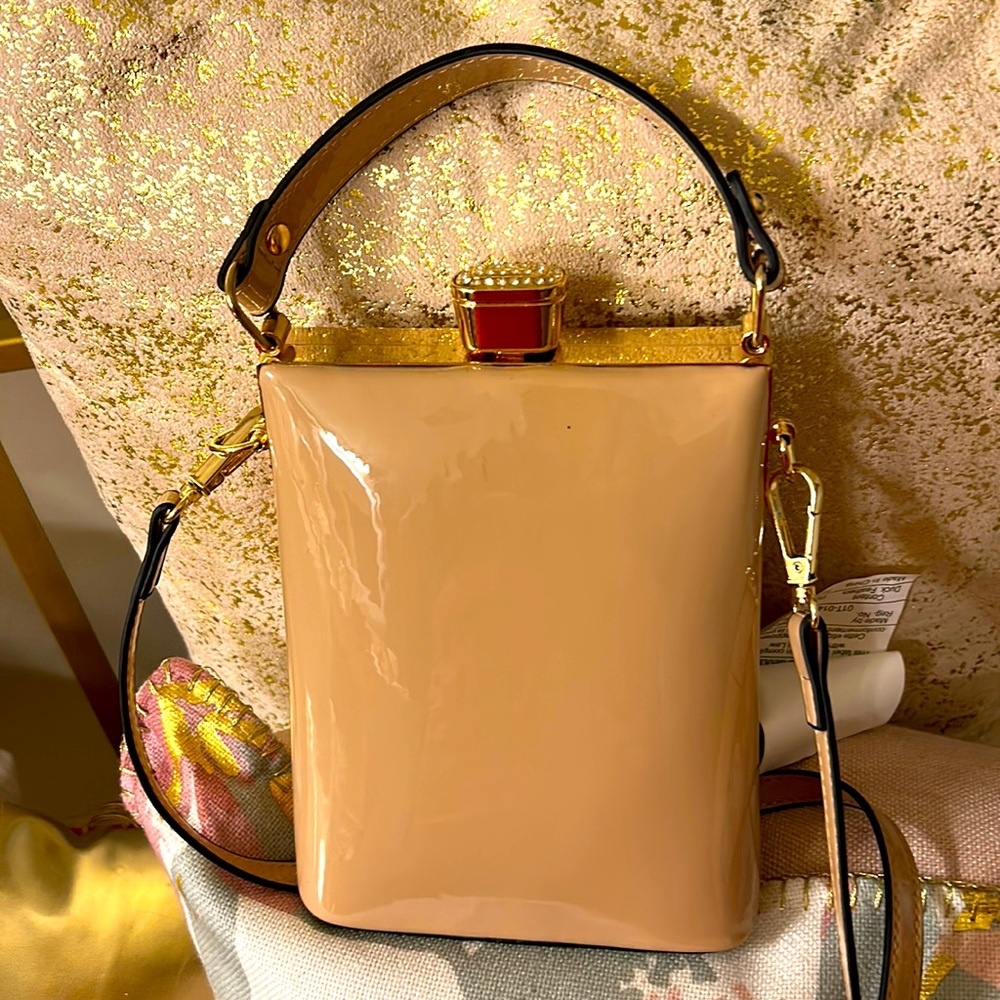 Tan Crossbody bag🌹New